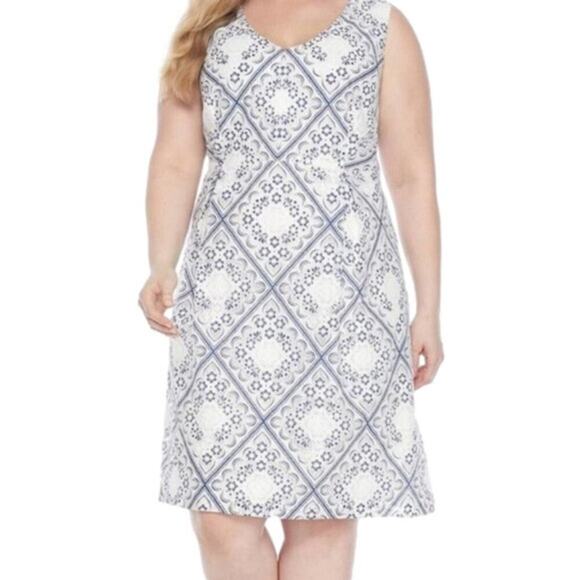 Sandra Darren Plus Size 18 Lace Sleeveless Fit & Flare Dress White Blue Cotton - Picture 1 of 8